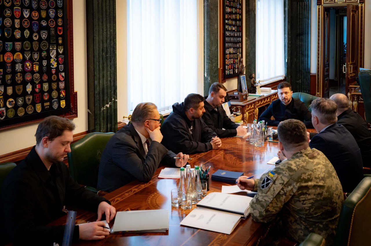 1200535498902320