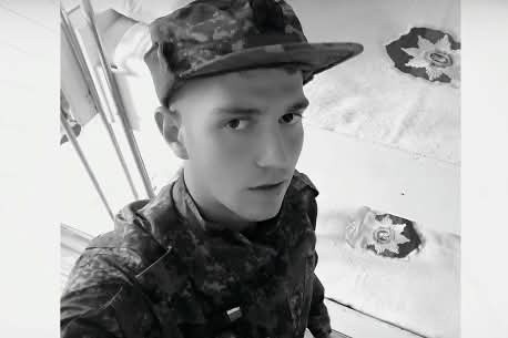 1305352841753918