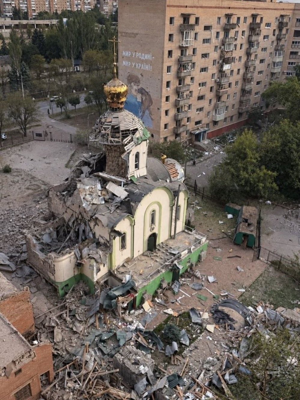 1409155621373639