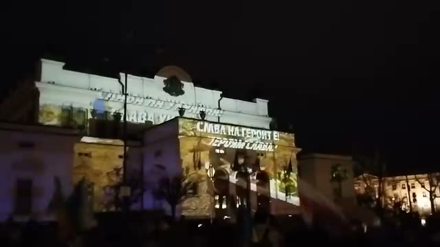 poster-1565486127580515